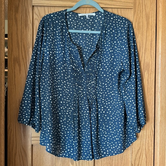 Collective Concepts blouse. Dusty navy blue with cream pattern. - Picture 1 of 8